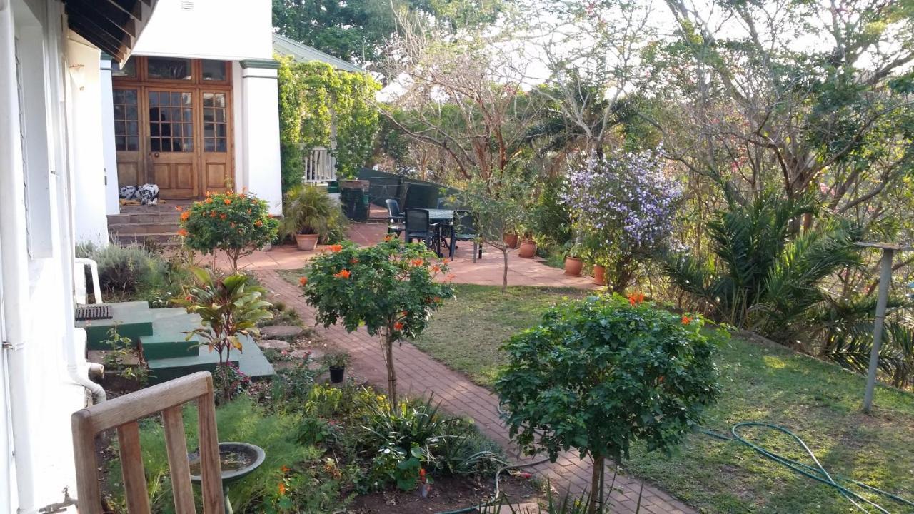 Royston Hall Historical Guesthouse Umtentweni エクステリア 写真