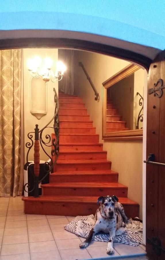 Royston Hall Historical Guesthouse Umtentweni エクステリア 写真