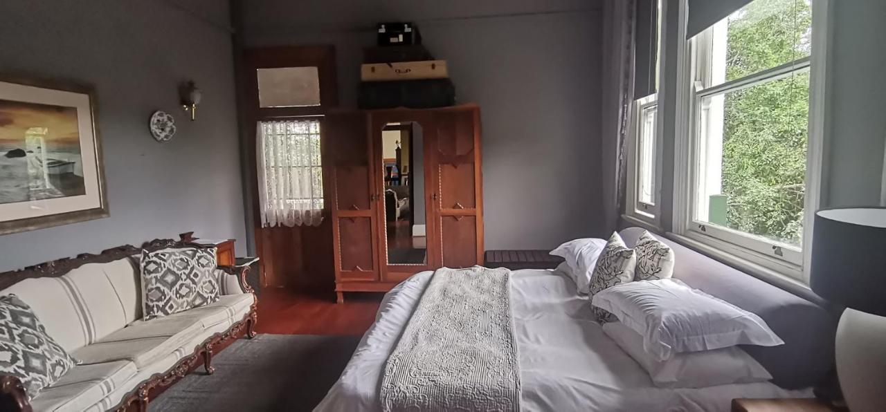Royston Hall Historical Guesthouse Umtentweni エクステリア 写真