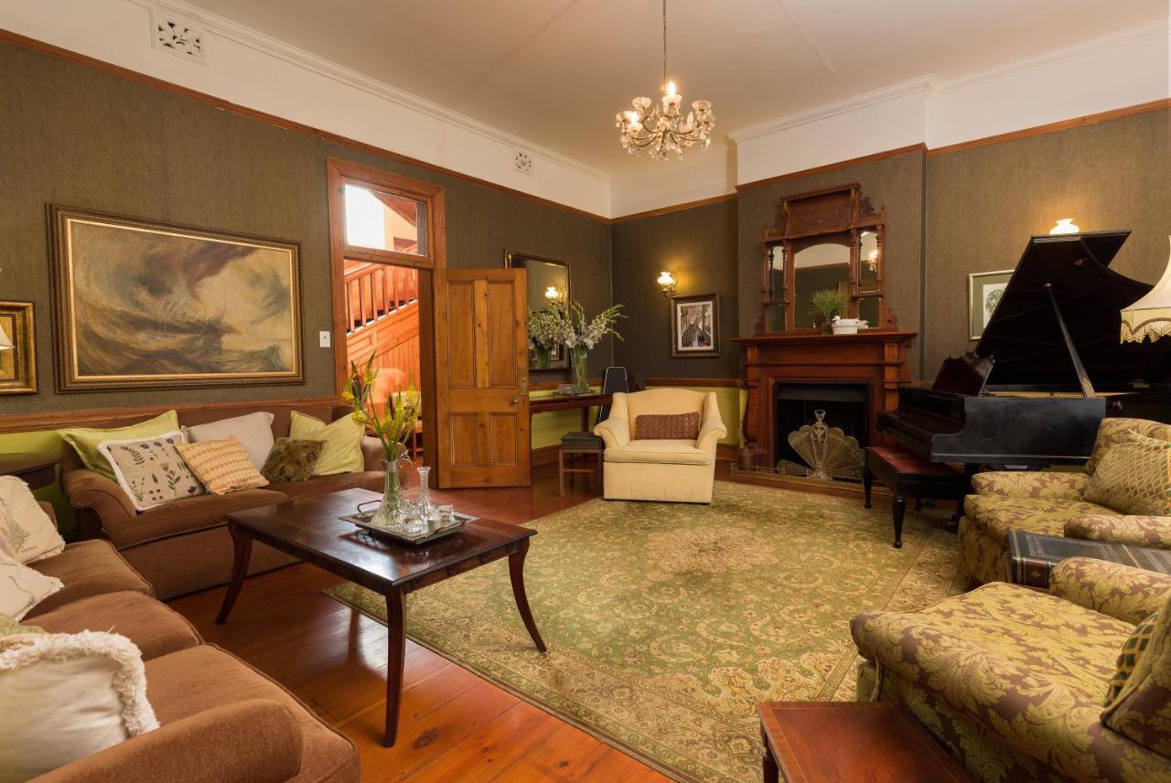 Royston Hall Historical Guesthouse Umtentweni エクステリア 写真