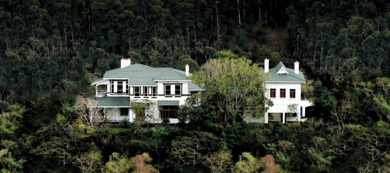 Royston Hall Historical Guesthouse Umtentweni エクステリア 写真