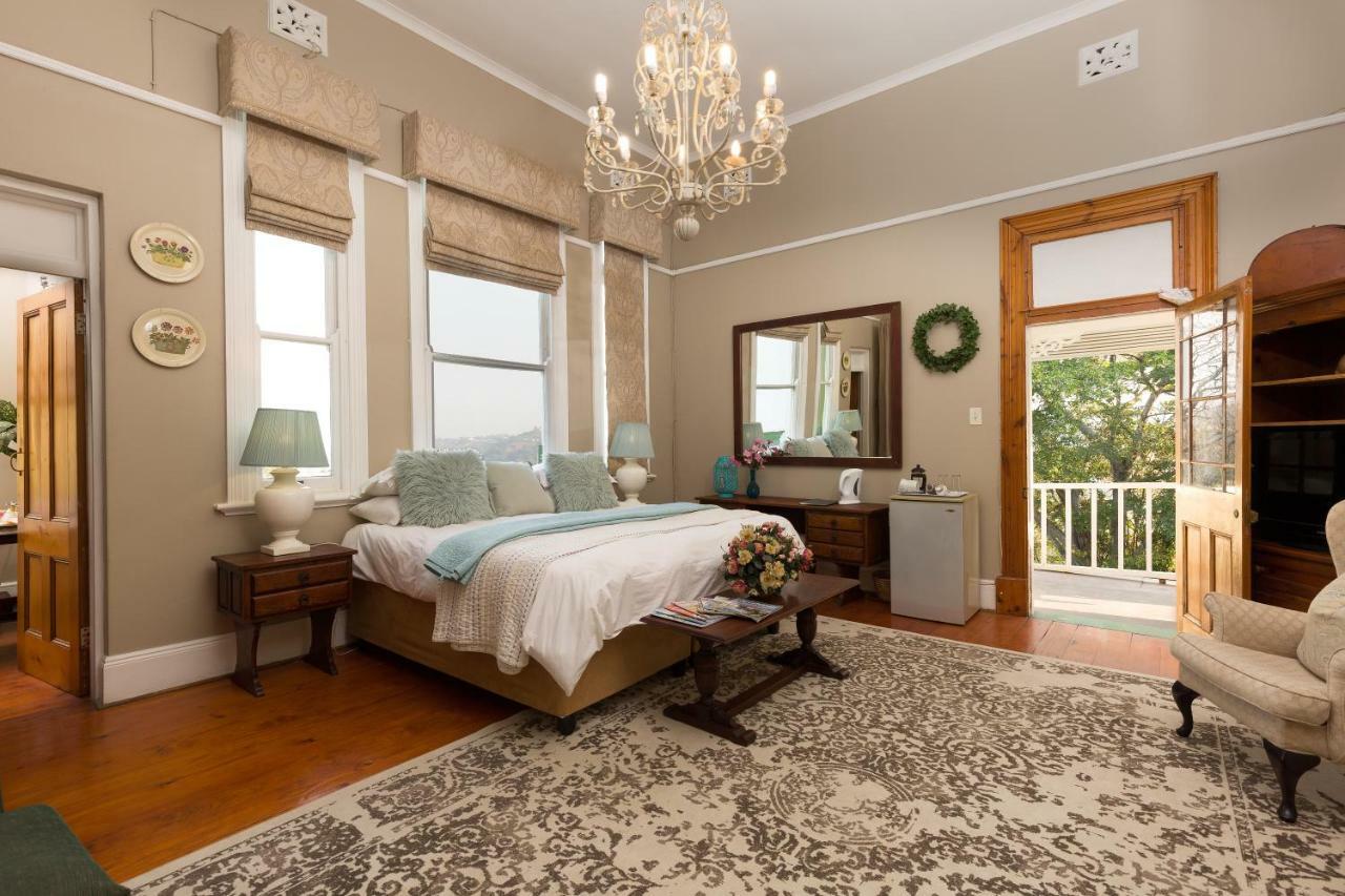 Royston Hall Historical Guesthouse Umtentweni エクステリア 写真