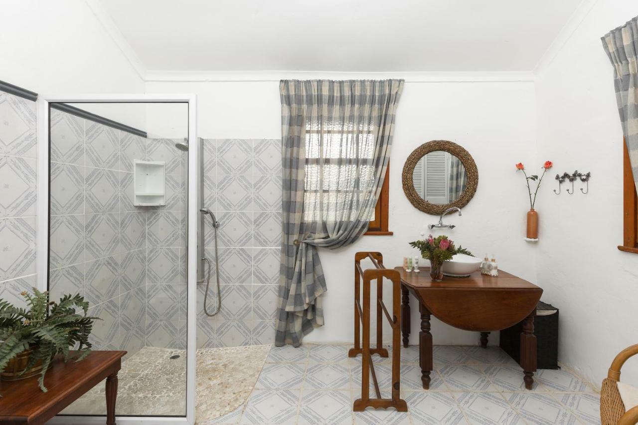 Royston Hall Historical Guesthouse Umtentweni エクステリア 写真