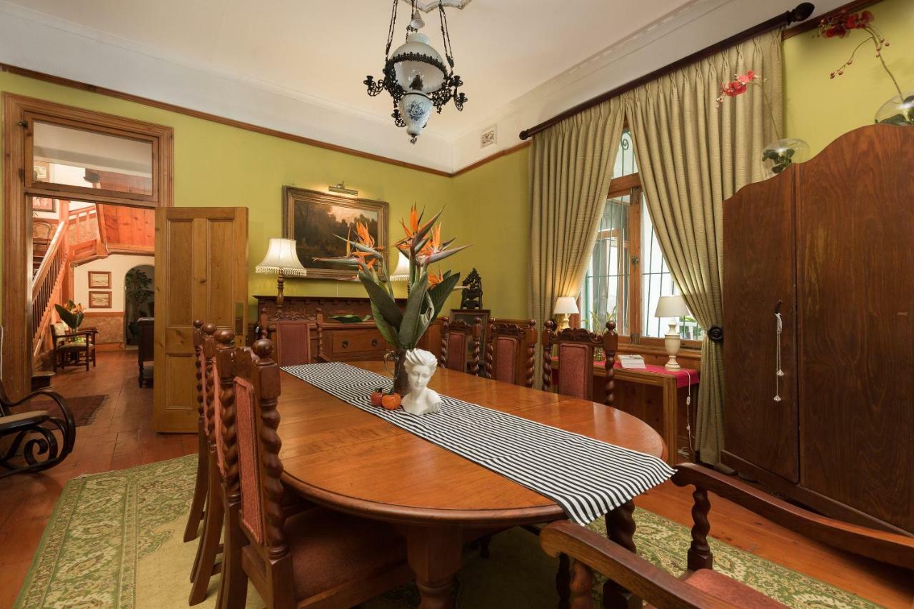 Royston Hall Historical Guesthouse Umtentweni エクステリア 写真